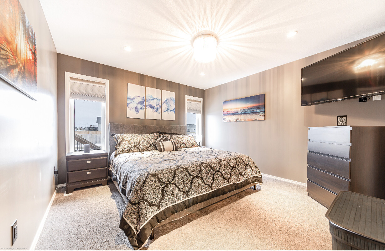  Master Bedroom (Single Bed)  -  Modern/2bed/garage/King/Queen bed   - Gallery -  1