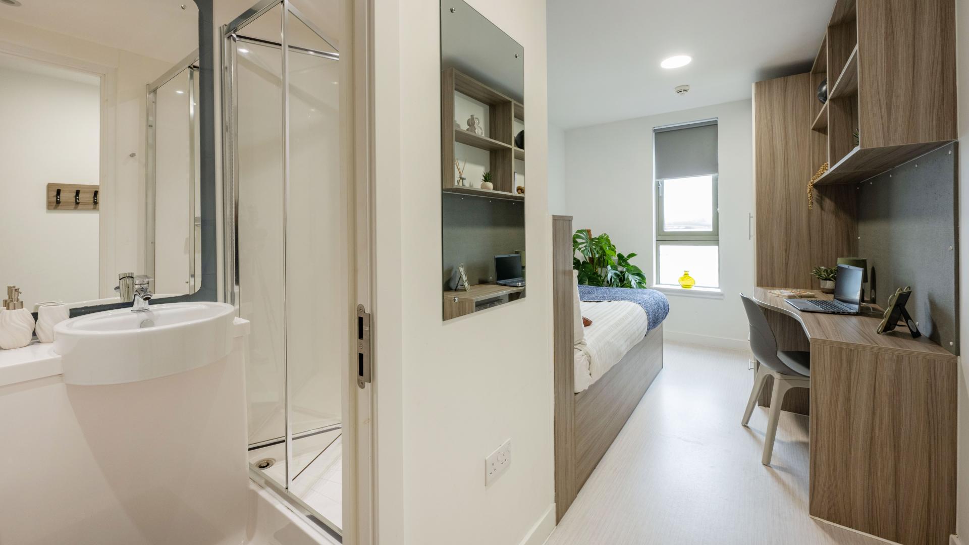 Bronze Sky View En-Suite - 4