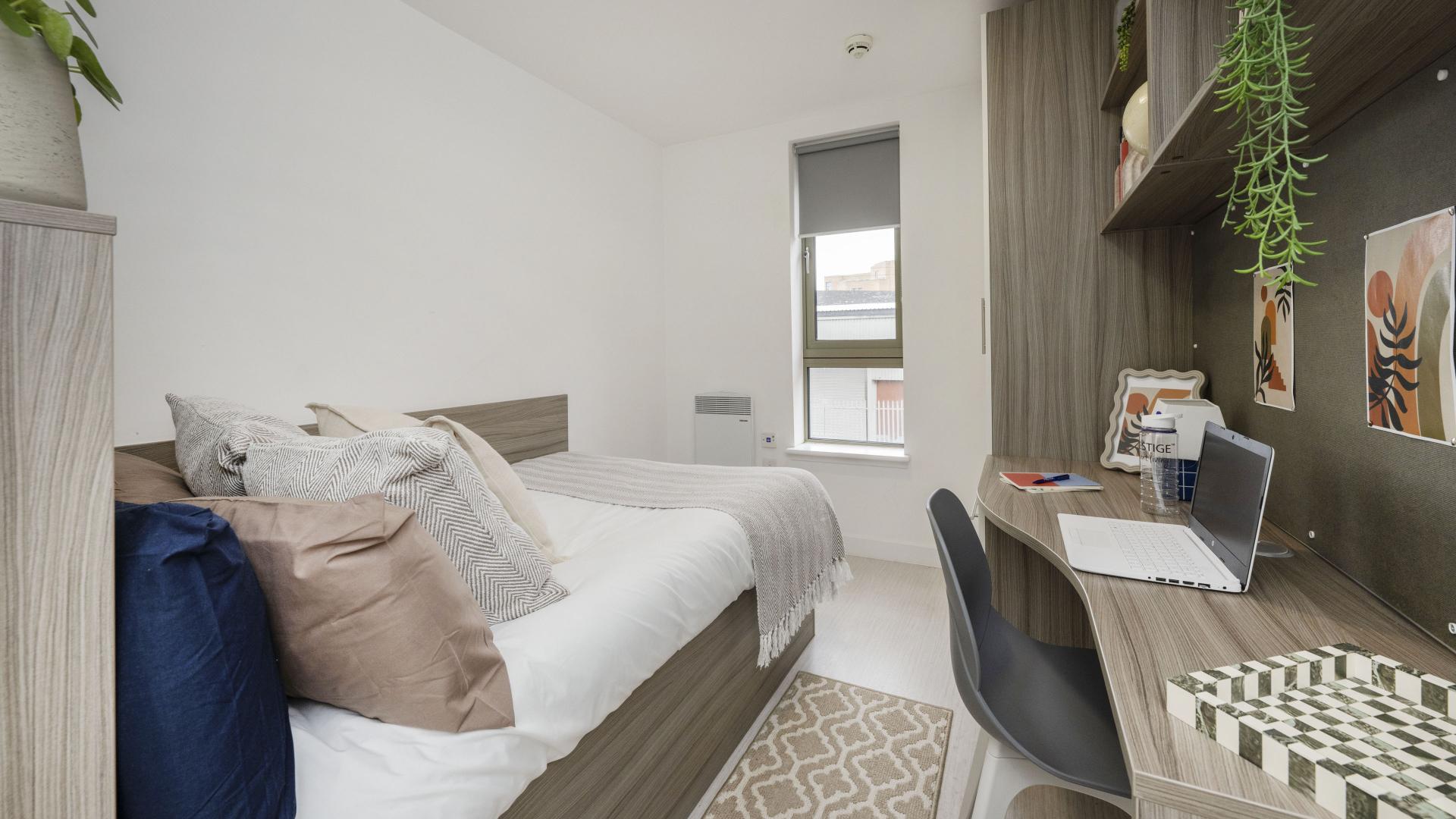 Silver En-Suite - 9