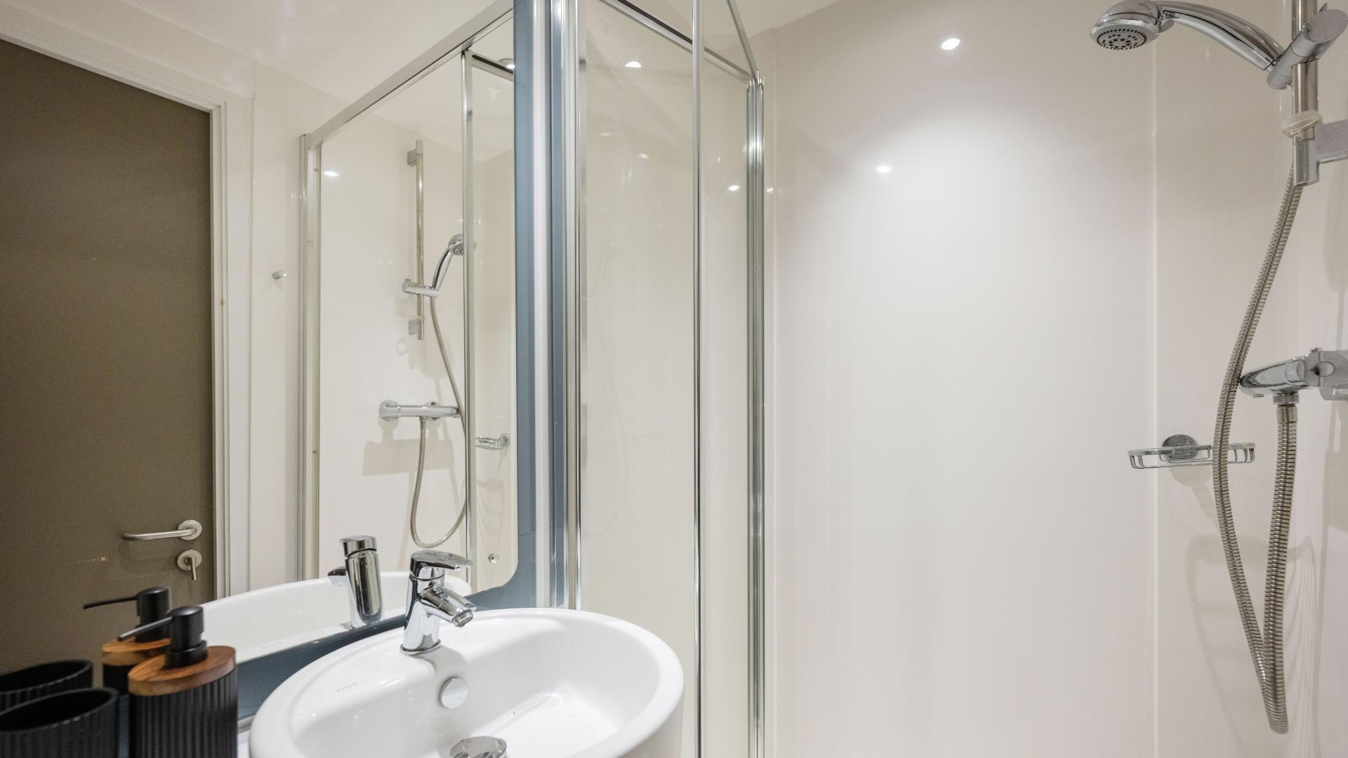 Silver Plus En-Suite - 3