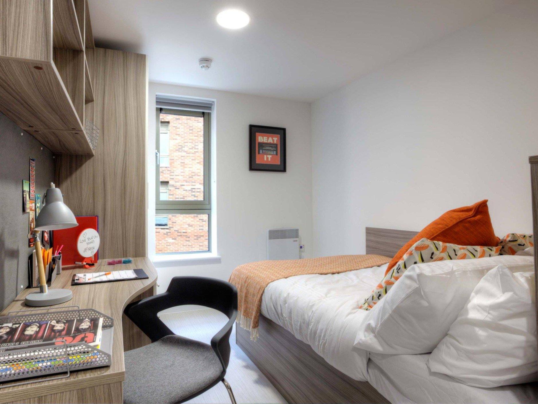 Gold En-Suite - Foundry Courtyard - Gallery - 1