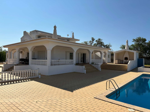 Luxurious Villa Stardust with swimming pool & BBQ for Family Fun