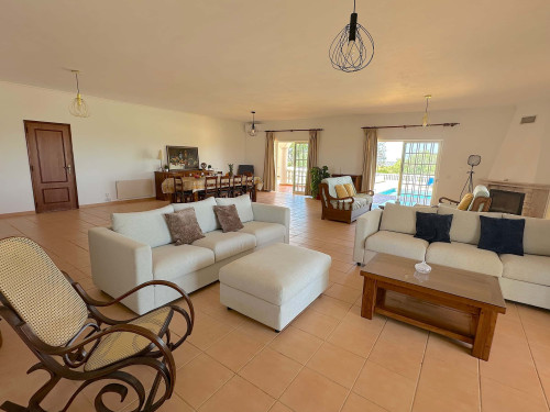 Luxurious Villa Stardust with swimming pool & BBQ for Family Fun