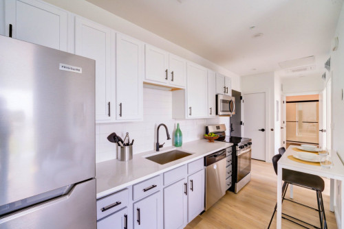 Gorgeous 3 bed 2 ba in South End nearby New Bern Station