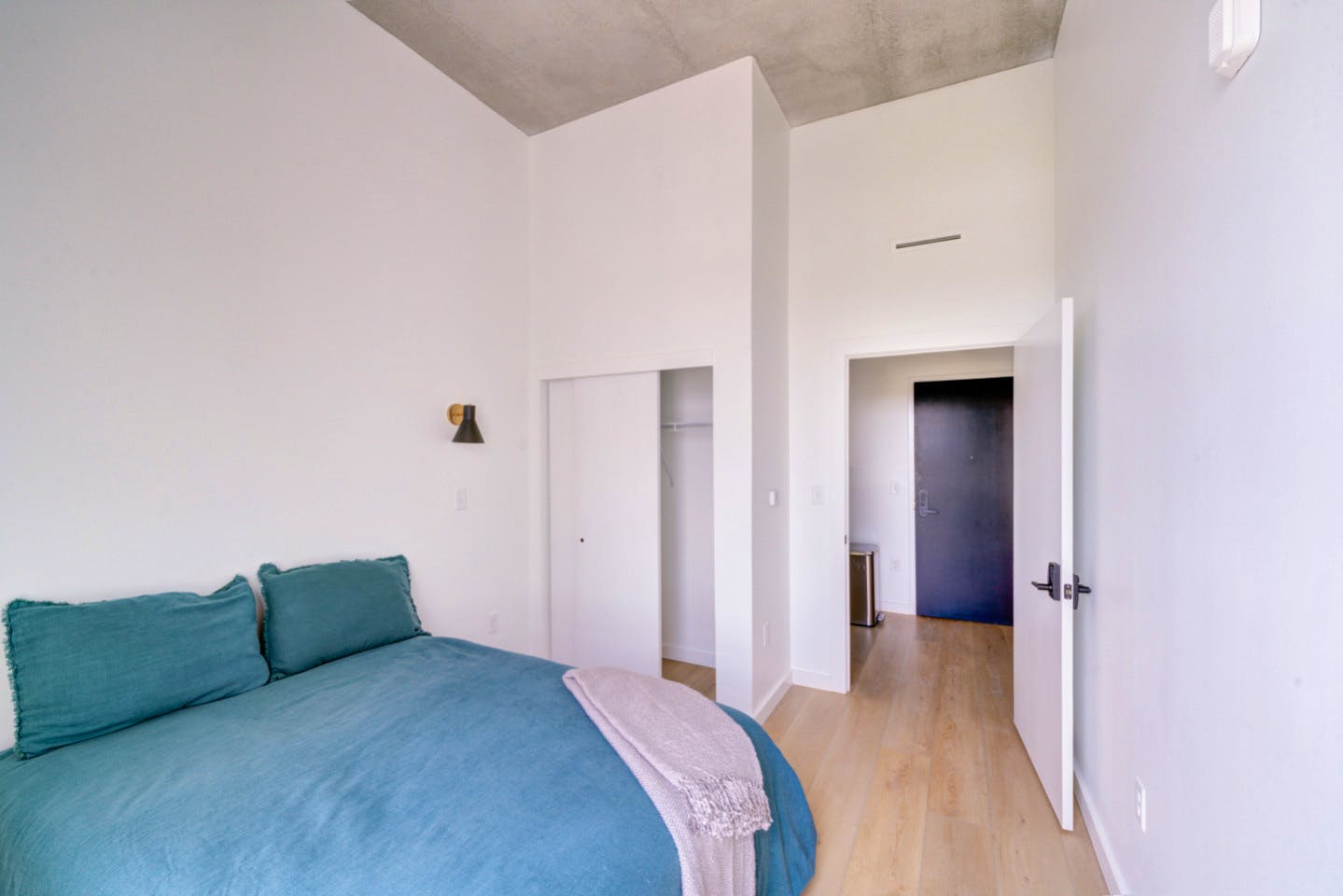  Furnished Room In Shared 3Bd 2Ba  -  Gorgeous 3 bed 2 ba in South End nearby New Bern Station  - Gallery -  19