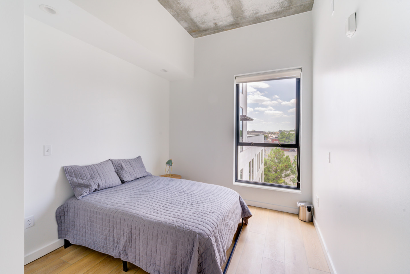  Furnished Room In Shared 3Bd 2Ba  -  Gorgeous 3 bed 2 ba in South End nearby New Bern Station  - Gallery -  9