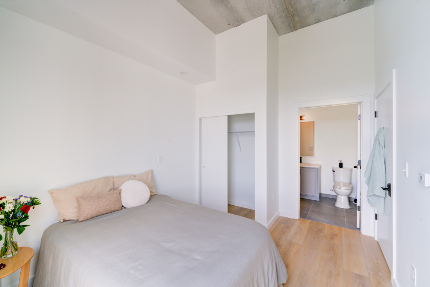  Ensuite Furnished Room In Shared 3Bd 2Ba  -  Gorgeous 3 bed 2 ba in South End nearby New Bern Station  - Gallery -  4