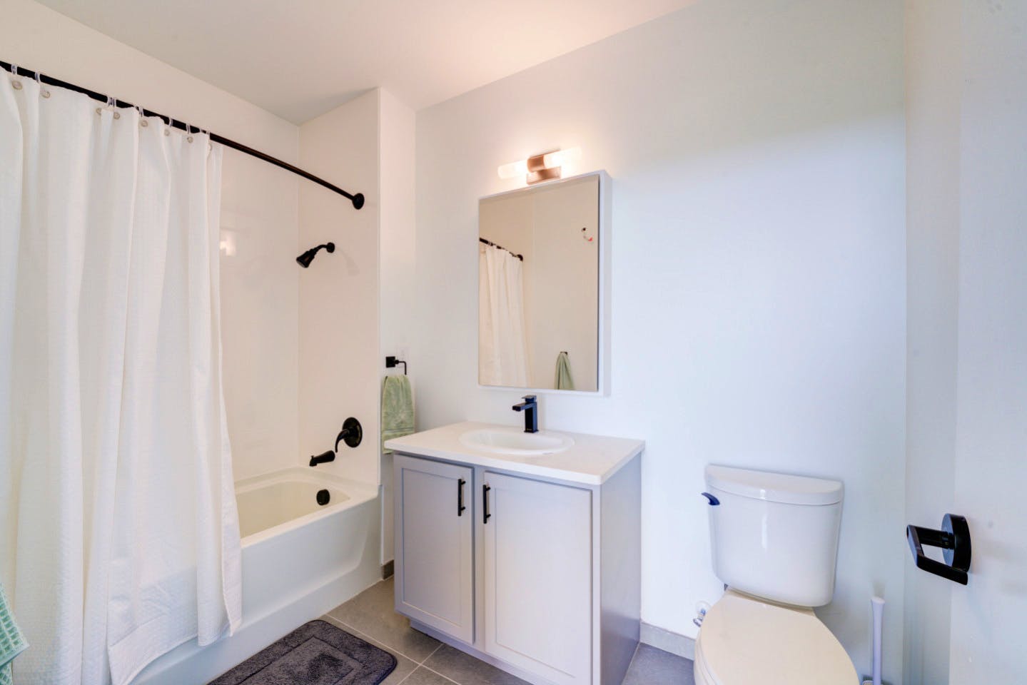 Ensuite Furnished Room In Shared 3Bd 2Ba - Gorgeous 3 bed 2 ba in South End nearby New Bern Station Home - Gallery - 12