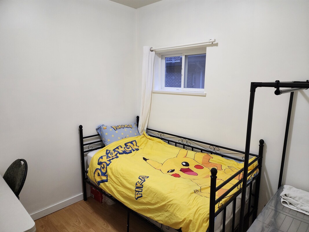 Main Floor Bedroom(Full Room) - Quiet Homestay Richmond Central - Gallery - 1