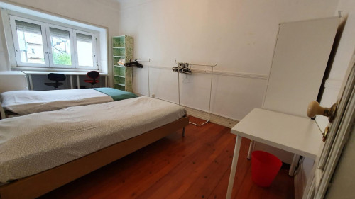 Twin bedroom near Areeiro metro station - Gallery - 4