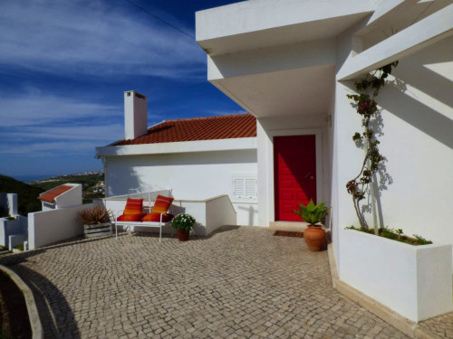 Vibrant Nature-Inspired Coliving & Coworking in Scenic Carvoeira