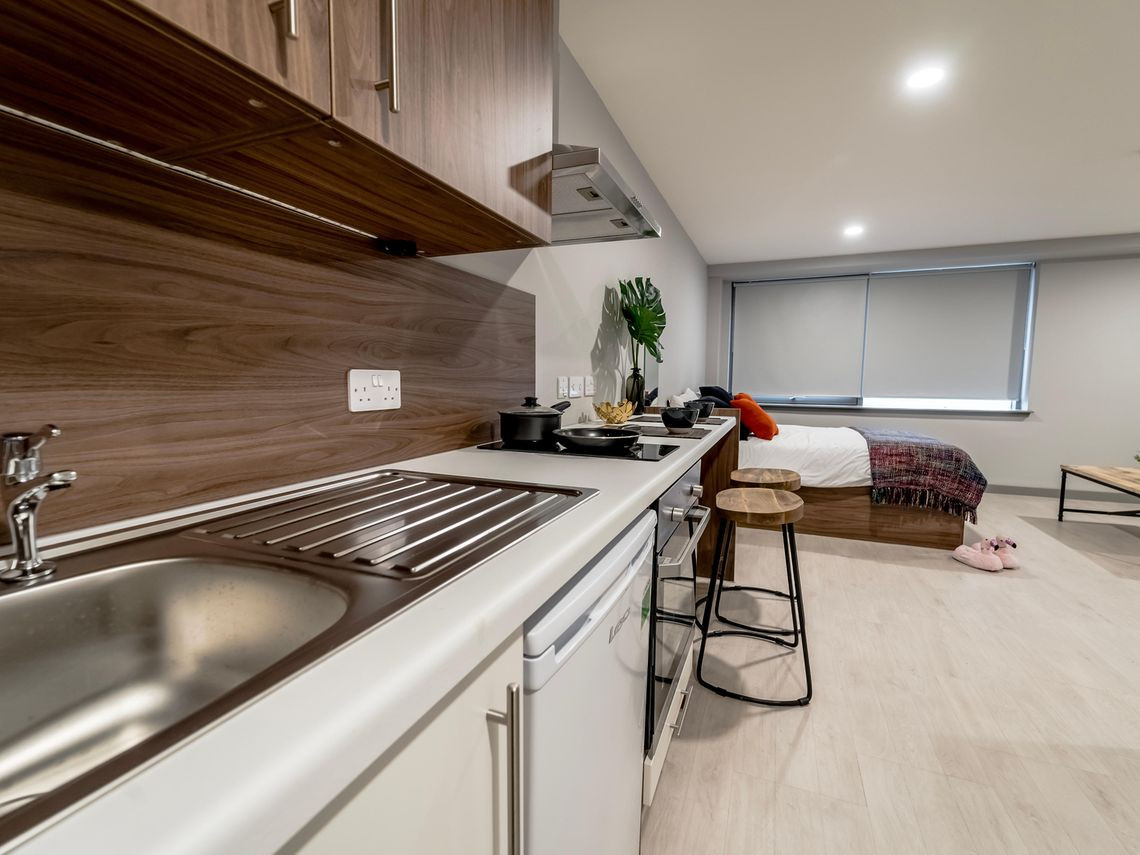 Penthouse Studio  -  Scotway House  - Gallery -  6