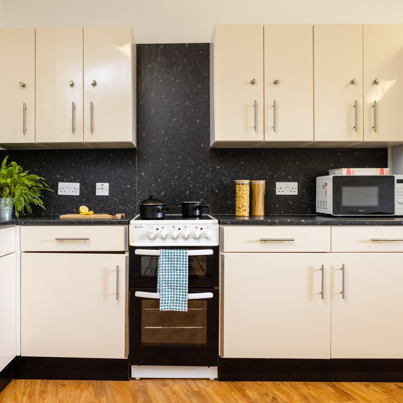 Cluster Room - Premium - Cranborne House - Gallery - 4