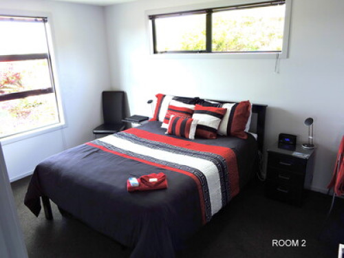 Clean, Modern and Stylish home - Gallery - 7