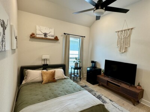 Private 1 Bed/1 Bath in Austin, TX! - Gallery - 11