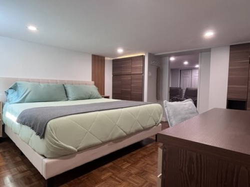 Cozy Retreat; Trendy Neighbourhood - Gallery - 32