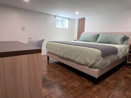 Cozy Retreat; Trendy Neighbourhood - Gallery - 33