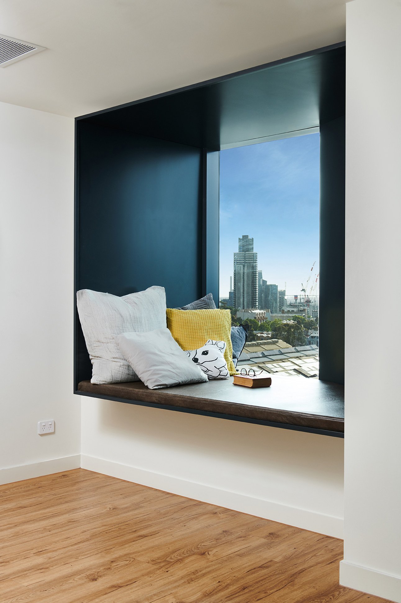  6 Bed Apartment - Views  -  Scape Uni Square  - Gallery -  1