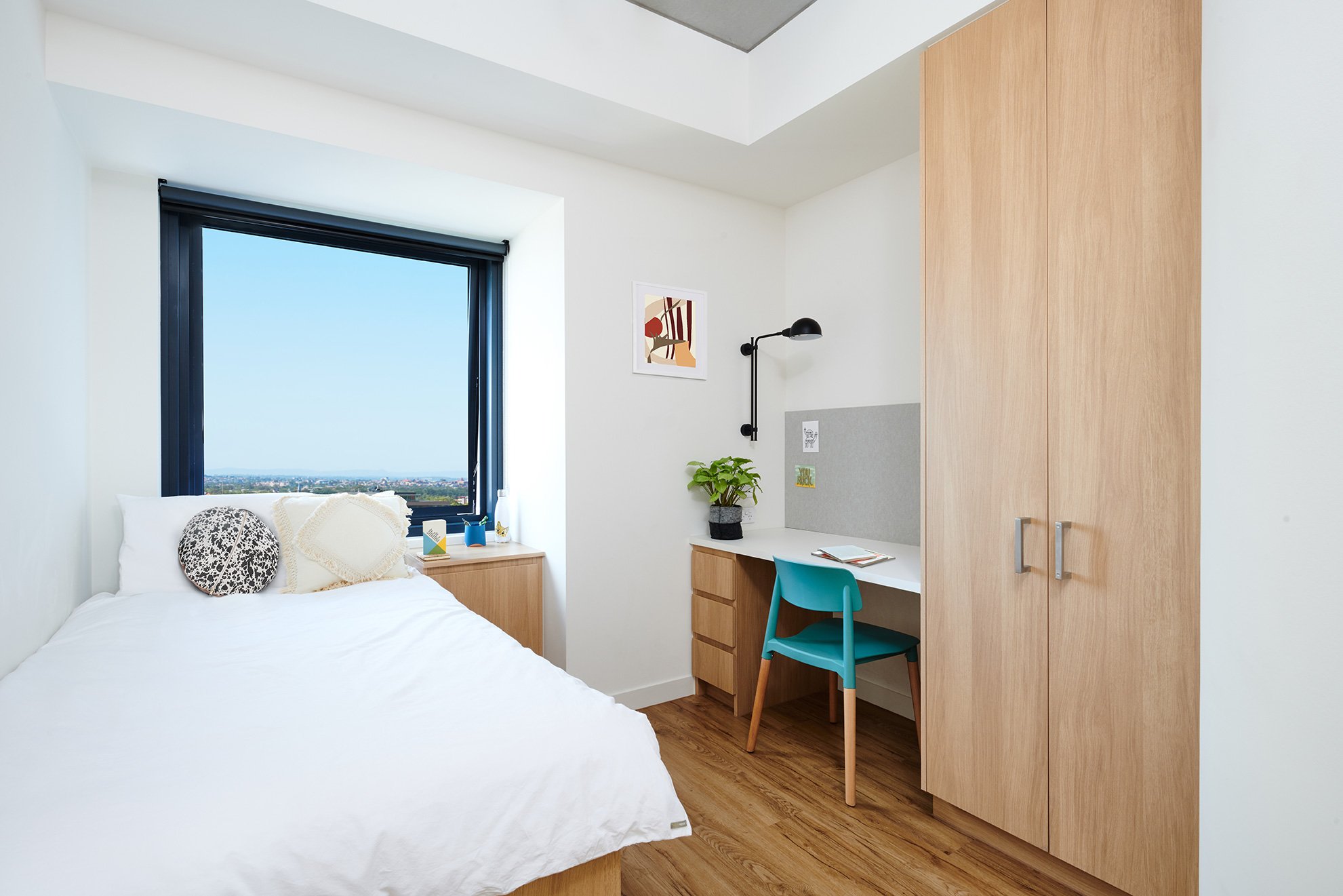  6 Bed Apartment - Views  -  Scape Uni Square  - Gallery -  3