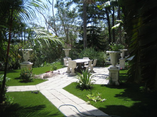 chilled and relaxed family in oz