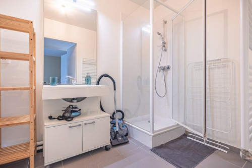 Beautiful 68 m² coliving apartment for rent in Bordeaux