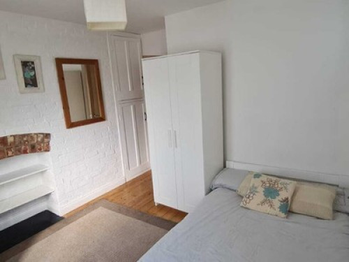 Family home in heart of Alton
