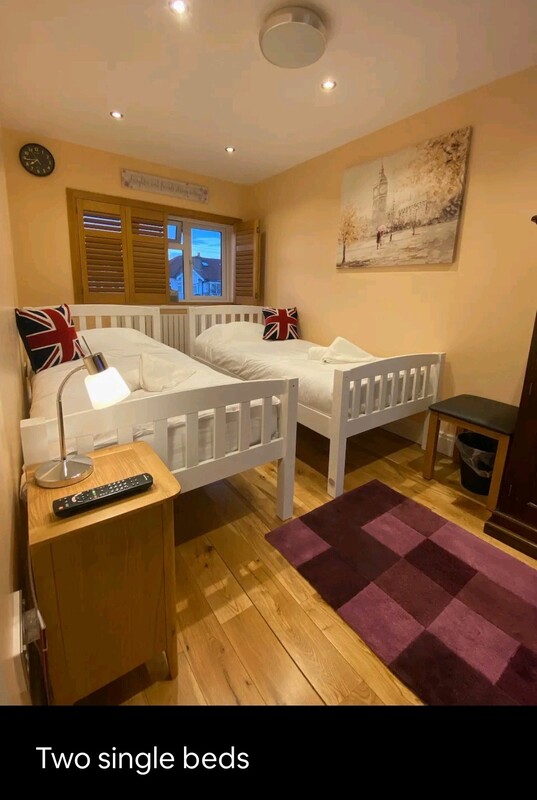 Mitcham's Charm(Full Room) - 1