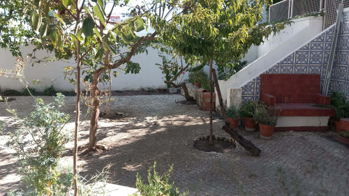 One-bedroom home with office and terrace in Montalvão, Setúbal