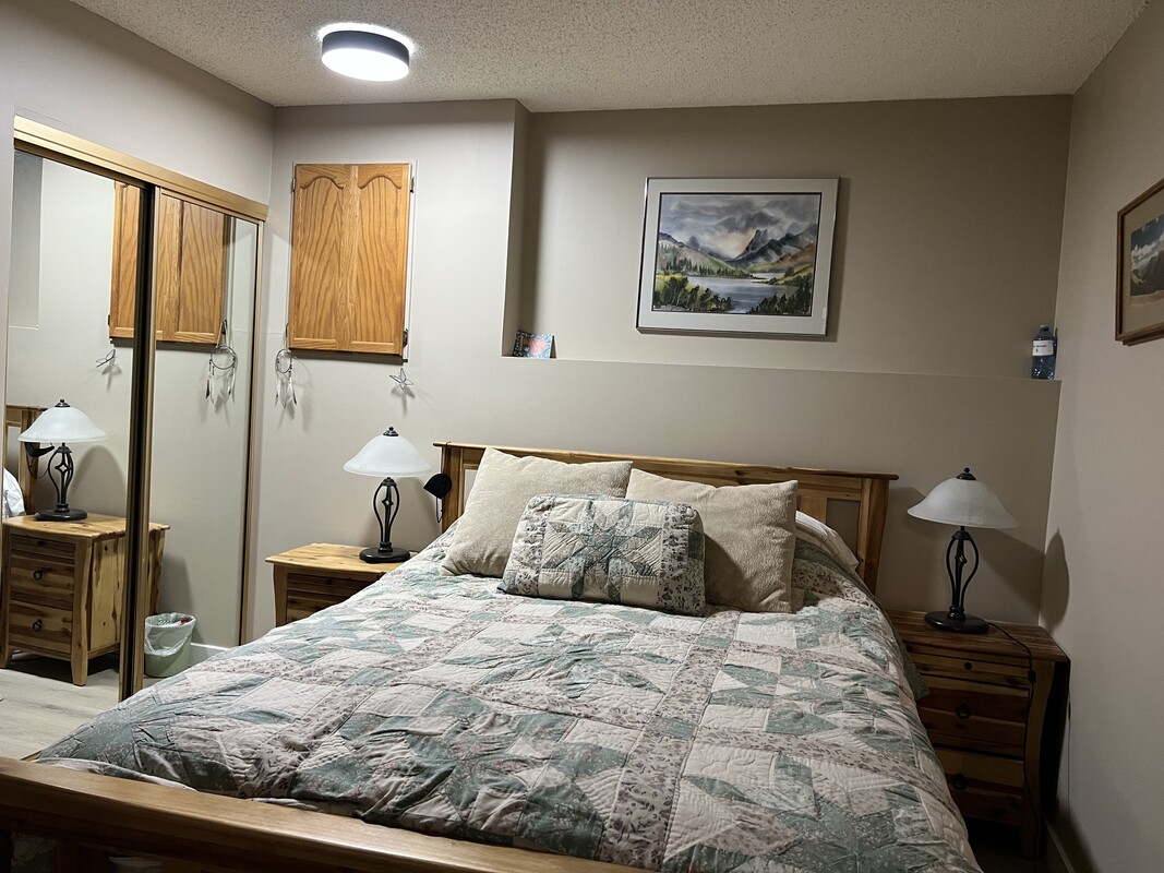  Queen Bed(Single Bed)  -  4 level split modern decor  - Gallery -  1