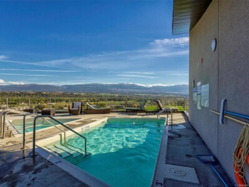 Cozy Bedroom in Shared Apartment 