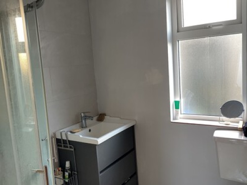 Twin room 5 minutes walk from town