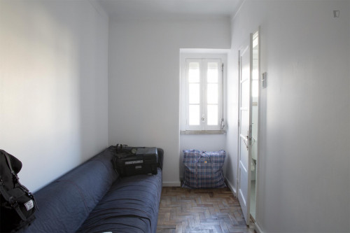Homely double bedroom near Anjos metro station - Gallery - 7