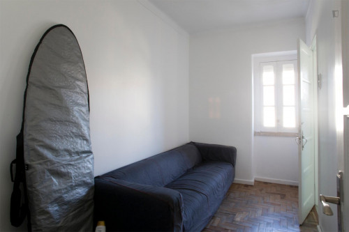 Homely double bedroom near Anjos metro station - Gallery - 12