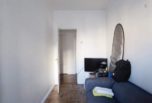 Homely double bedroom near Anjos metro station - Gallery - 18