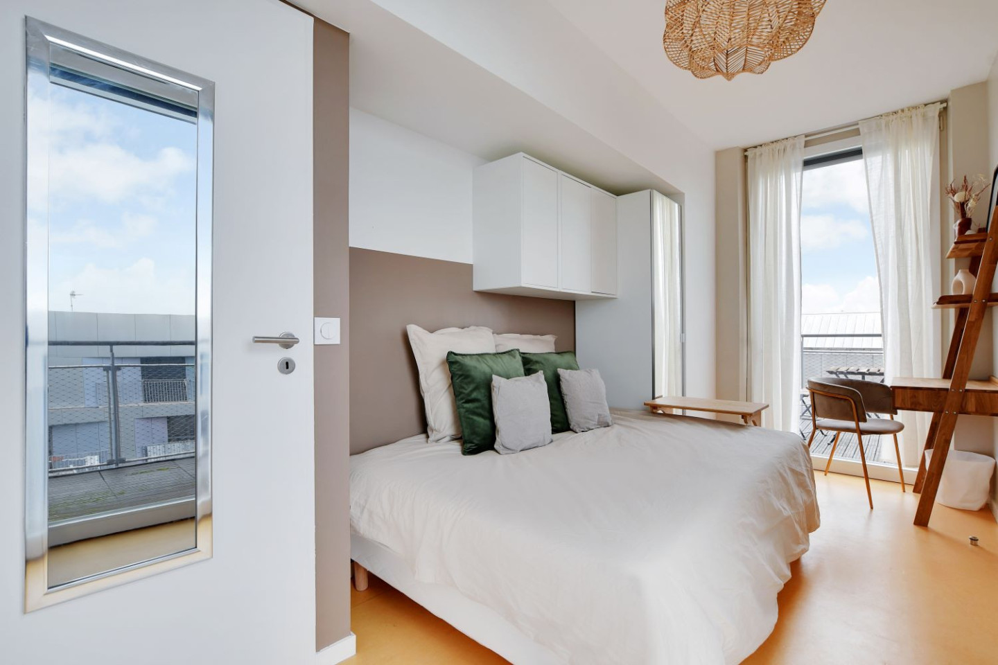  Move Into This Bright 9 M² Room On The Top Floor Of A Parisian Duplex  -  Stunning 76 m² duplex for rent in a coliving in Paris  - Gallery -  10