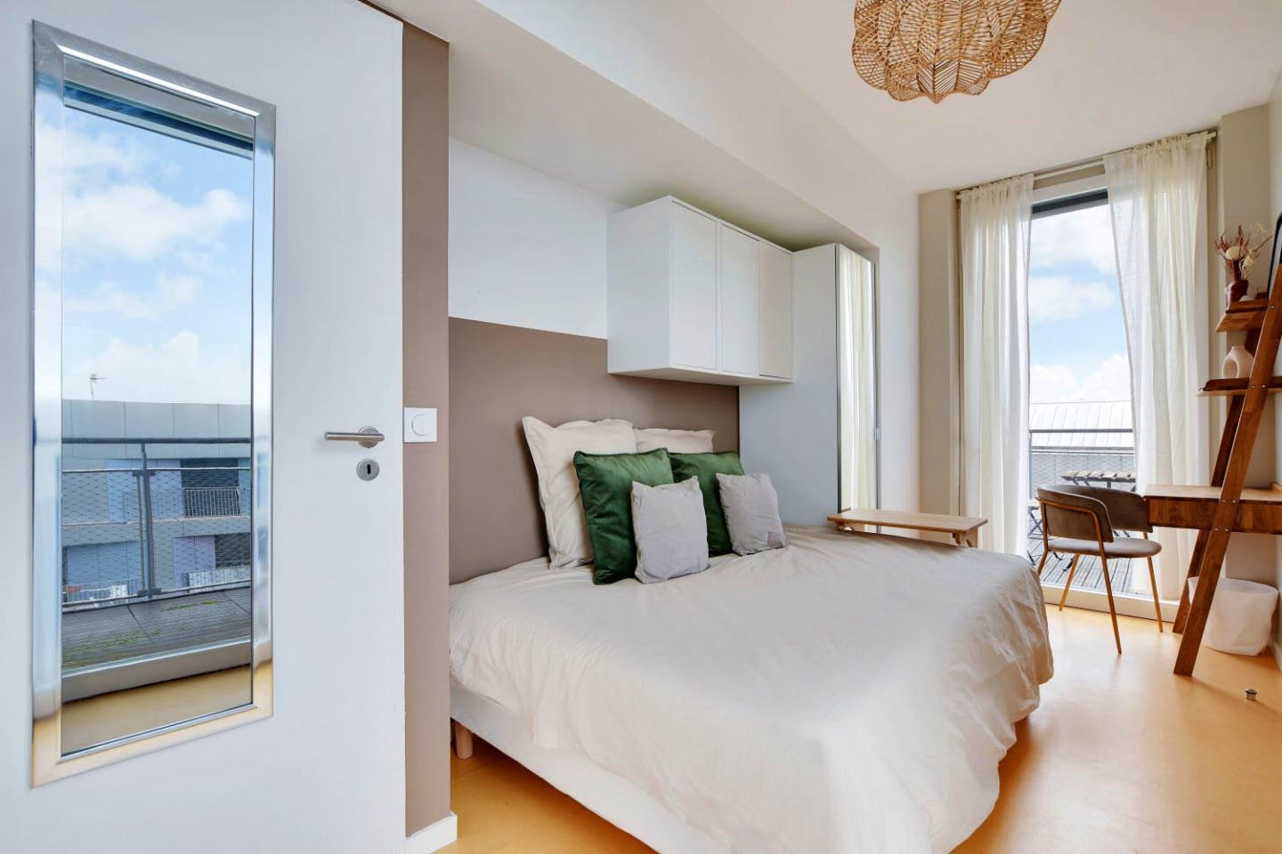  Move Into This Bright 9 M² Room On The Top Floor Of A Parisian Duplex  -  Stunning 76 m² duplex for rent in a coliving in Paris  - Gallery -  14