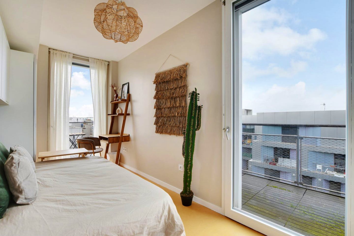  Move Into This Bright 9 M² Room On The Top Floor Of A Parisian Duplex  -  Stunning 76 m² duplex for rent in a coliving in Paris  - Gallery -  15