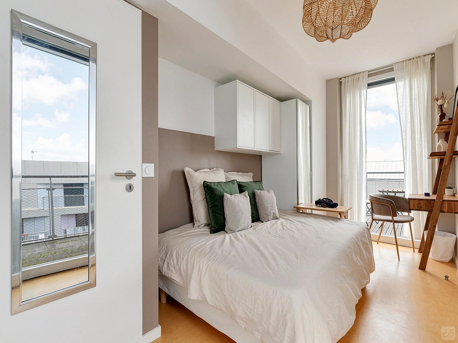  Move Into This Bright 9 M² Room On The Top Floor Of A Parisian Duplex  -  Stunning 76 m² duplex for rent in a coliving in Paris  - Gallery -  2