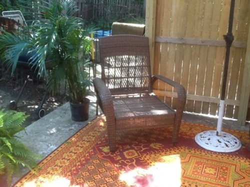 Casual Urban Oasis !