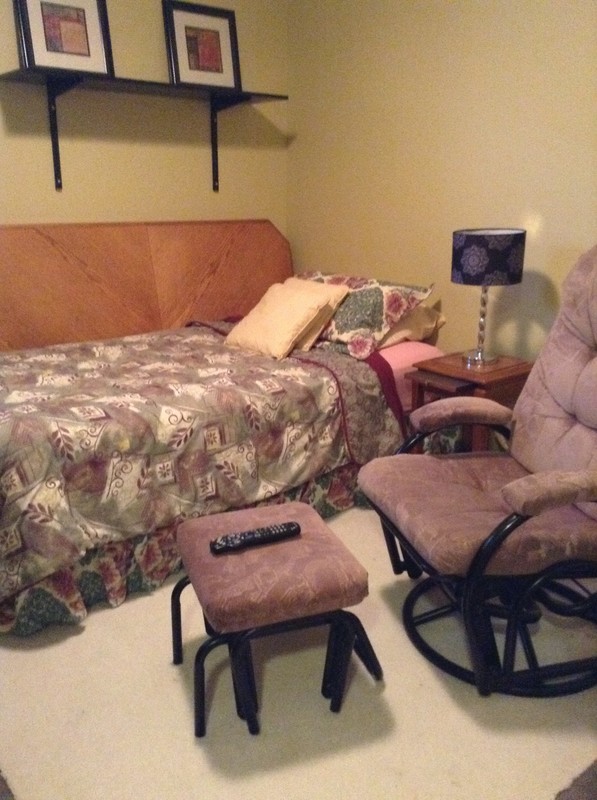 Main Floor Bedroom(Full Room)  -  Family Comfort Homestay! :)  - Gallery -  1