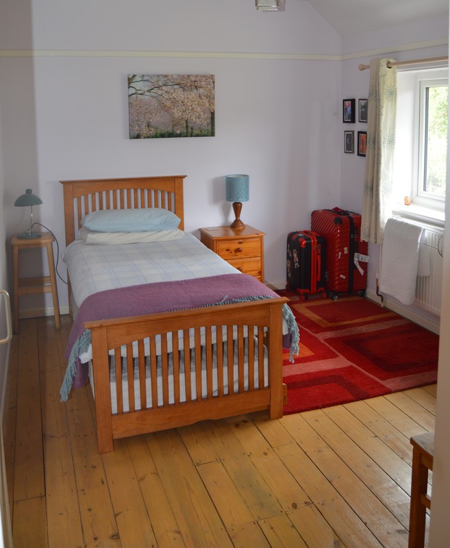 Bedroom 1(Full Room) - Easy access to hospital and station - Gallery - 1