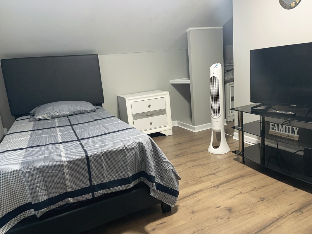  Single Bedroom(Full Room)  -  Home in the heart of Windsor, ON  - Gallery -  1