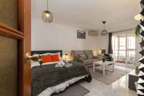 210-3 Calle Martinez de la Rosa 4D Habitación 3