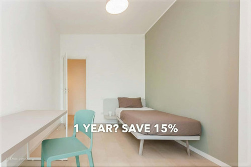Room in Via Giovanni Cagliero, Milano for 78 m² with 3 bedrooms