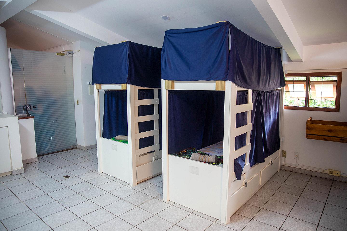  Bed In A 6-Bed Mixed Gender Room  -  Vibrant Coliving in Lagoa da Conceição for Remote Workers and Adventurer  - Gallery -  19