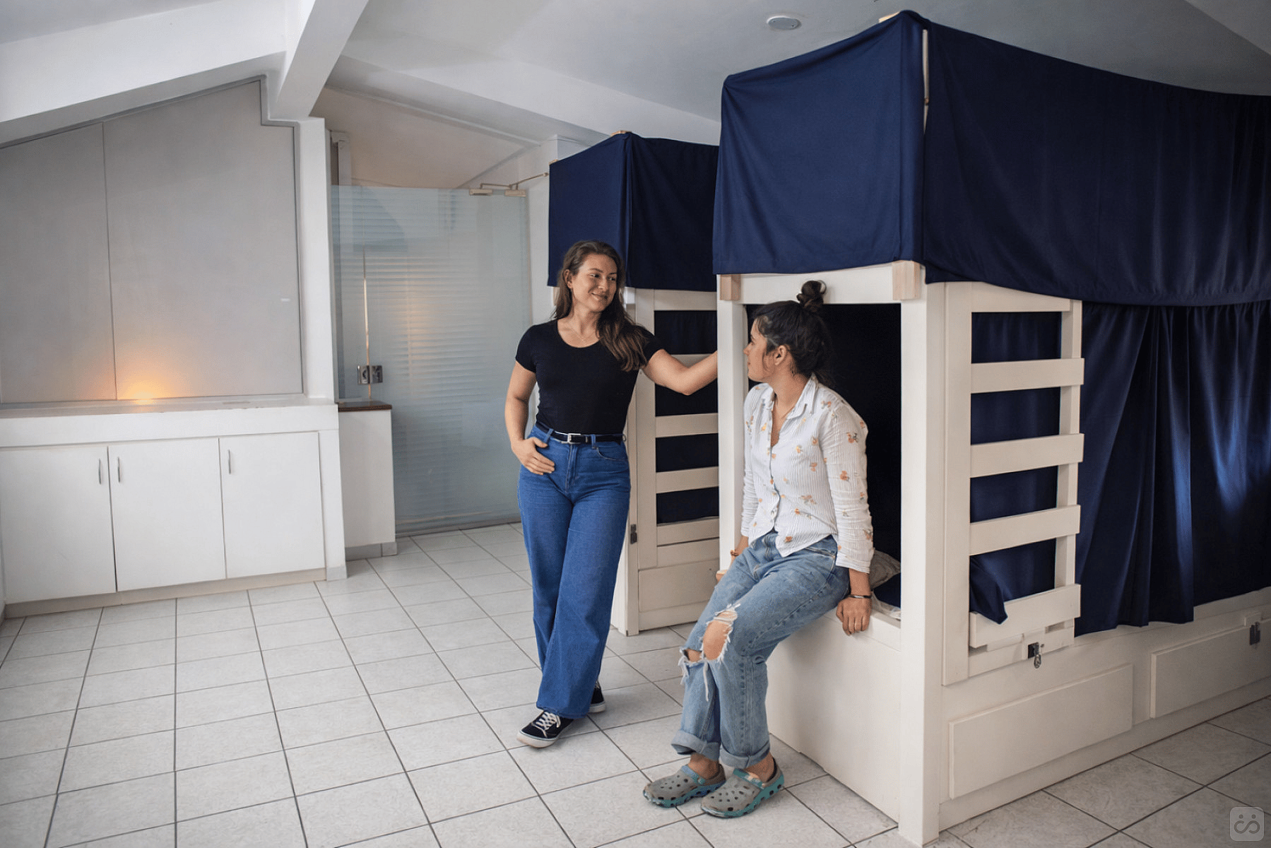  Bed In A 6-Bed Mixed Gender Room  -  Vibrant Coliving in Lagoa da Conceição for Remote Workers and Adventurer  - Gallery -  25