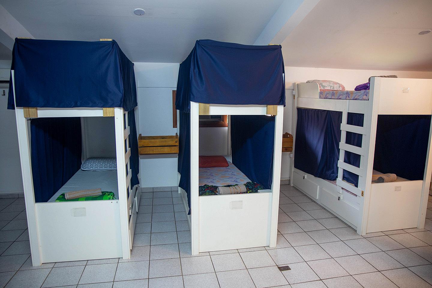  Bed In A 6-Bed Mixed Gender Room  -  Vibrant Coliving in Lagoa da Conceição for Remote Workers and Adventurer  - Gallery -  20