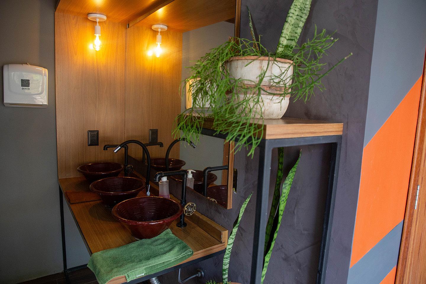  Bed In A 8-Bed Female Only Room  -  Vibrant Coliving in Lagoa da Conceição for Remote Workers and Adventurer  - Gallery -  14