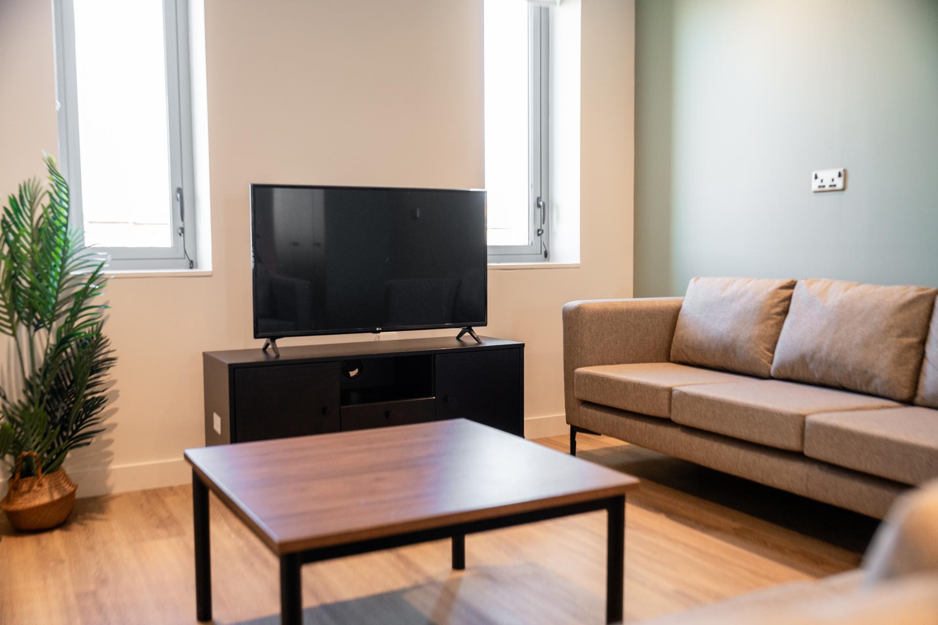  Accessible En-Suite  -  Árasáin P&V (The P&V Apartments)  - Gallery -  4