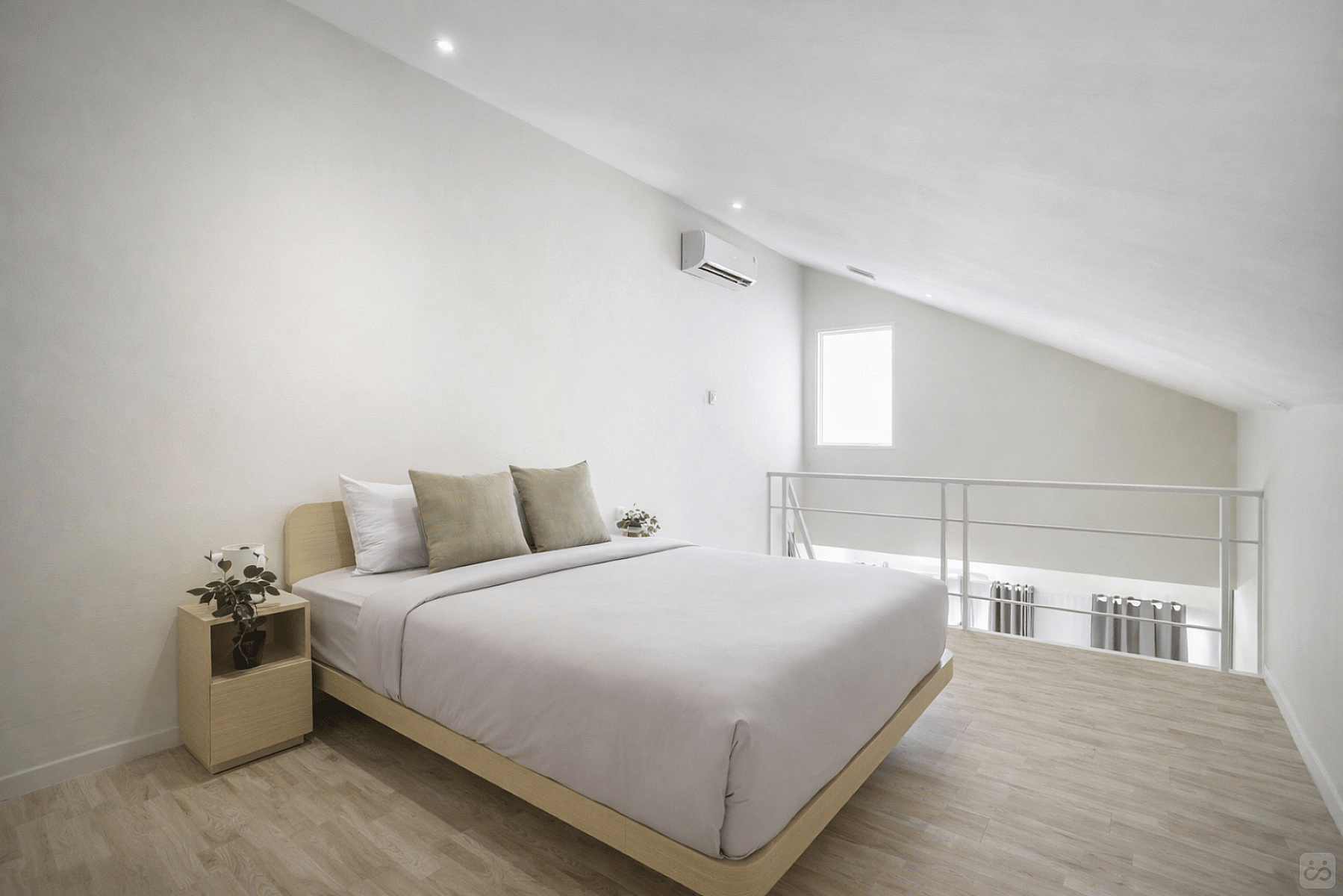 Deluxe Loft - 50